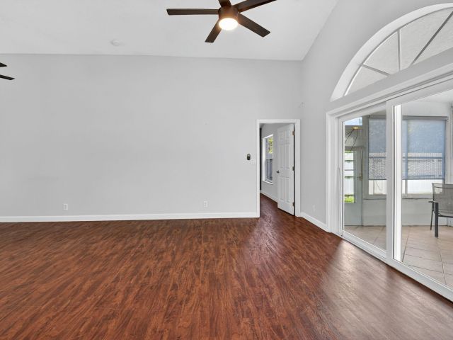 Продажа дома по адресу 7550 Ironbridge Circle - фото 6662176