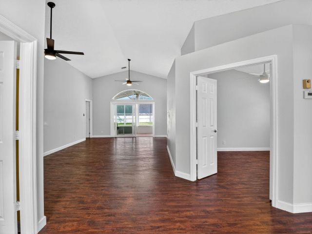 Продажа дома по адресу 7550 Ironbridge Circle - фото 6662186