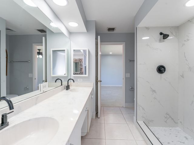 Продажа дома по адресу 2502 Ambassador Avenue - фото 6653328