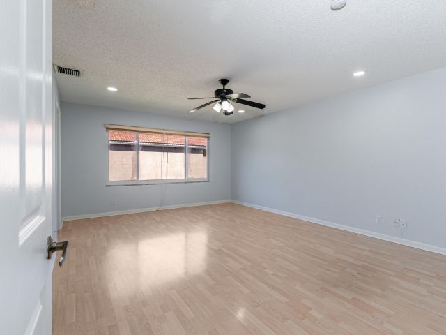 Продажа дома по адресу 2502 Ambassador Avenue - фото 6653330