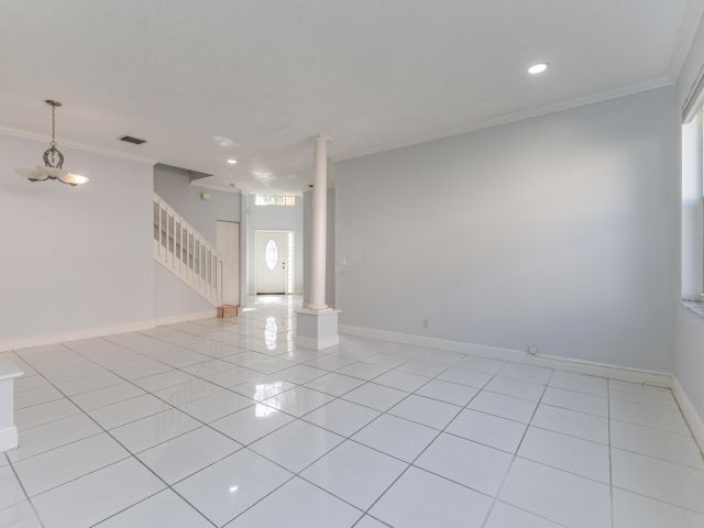 Продажа дома по адресу 2502 Ambassador Avenue - фото 6653338