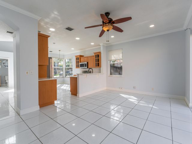 Продажа дома по адресу 2502 Ambassador Avenue - фото 6653341