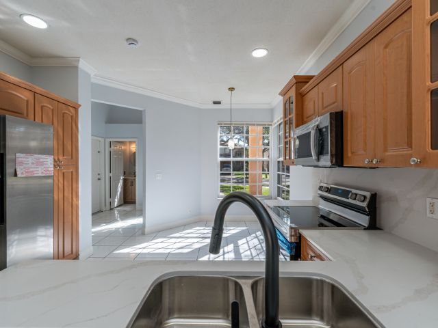 Продажа дома по адресу 2502 Ambassador Avenue - фото 6653344