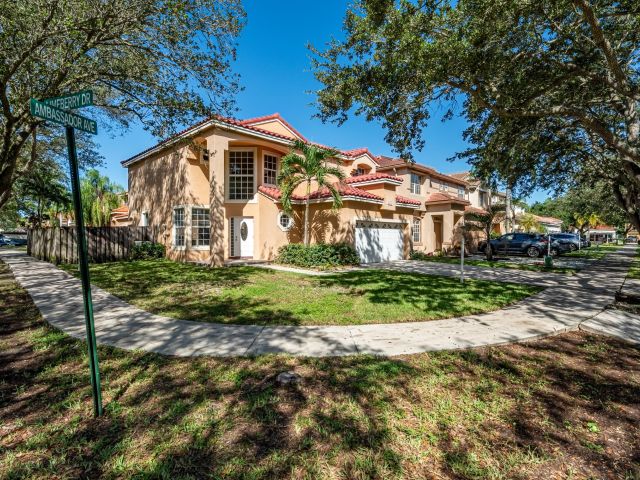 Продажа дома по адресу 2502 Ambassador Avenue - фото 6653347