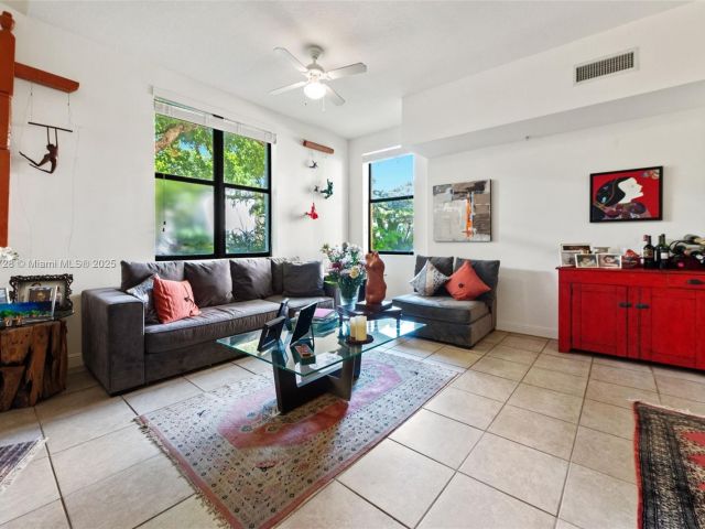 Продажа дома по адресу 888 S Douglas Rd 113 - фото 6676187