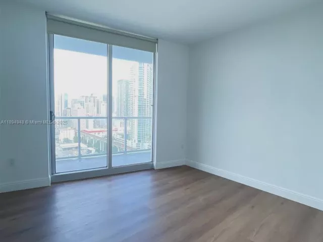 Продажа квартиры #2411 - фото 7516064