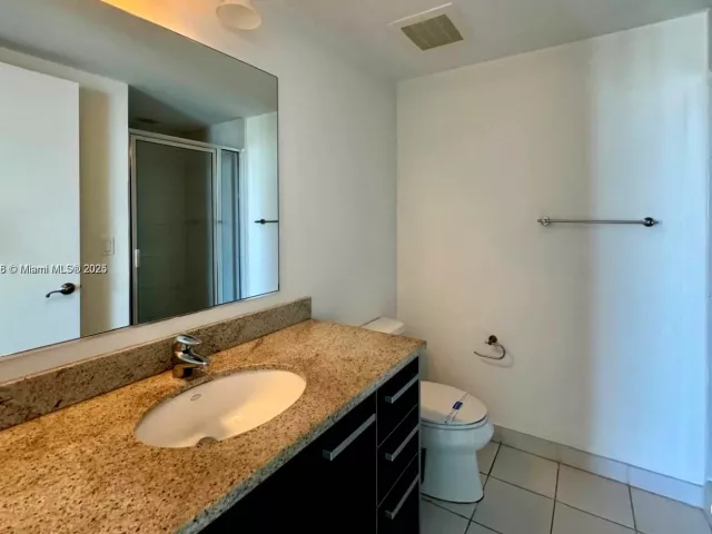 Продажа квартиры #2411 - фото 7516068