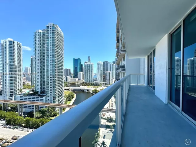 Продажа квартиры #2411 - фото 7516071