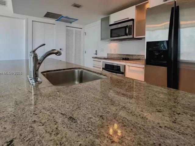 Продажа квартиры #2411 - фото 7516055