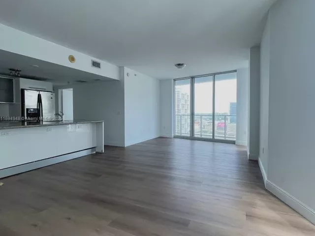 Продажа квартиры #2411 - фото 7516059