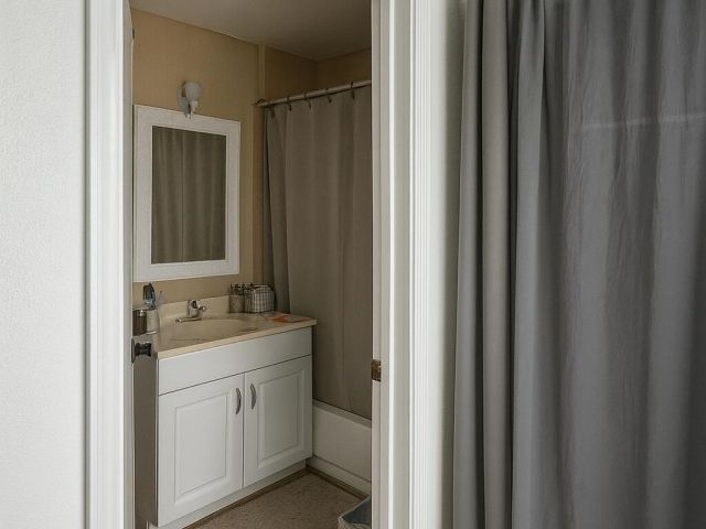 Продажа дома по адресу 2084 Laura Lane - фото 6659743