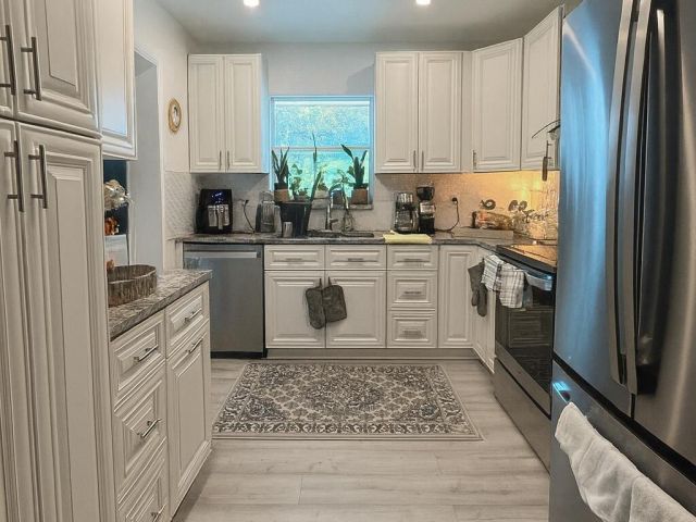 Продажа дома по адресу 2084 Laura Lane - фото 6659756