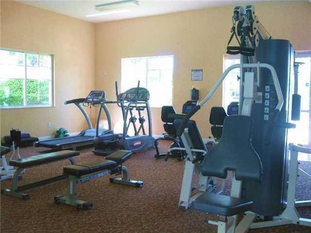 Дом в аренду по адресу 3847 NW 5th Terrace - фото 6655911