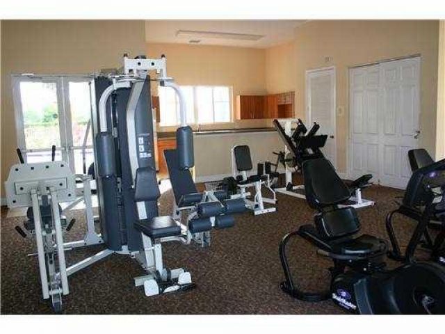 Дом в аренду по адресу 3847 NW 5th Terrace - фото 6655912