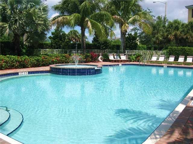 Дом в аренду по адресу 3847 NW 5th Terrace - фото 6655914