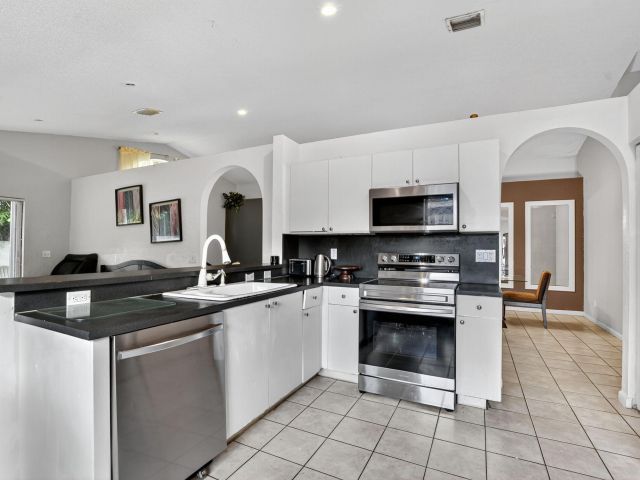 Продажа дома по адресу 9343 Tango Terrace - фото 6655877