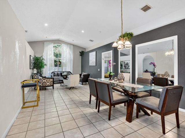 Продажа дома по адресу 9343 Tango Terrace - фото 6655888