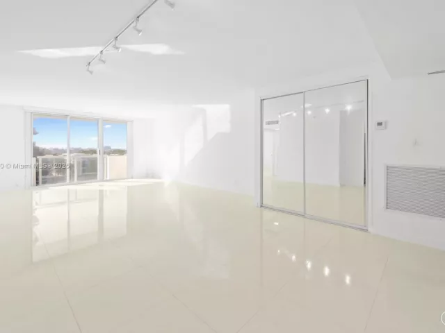 Продажа квартиры #812 - фото 6813349