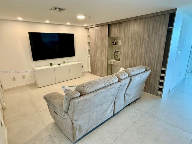 Продажа квартиры #916 - фото 6659794