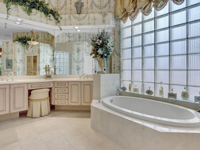 Дом в аренду по адресу 4230 NW 60th Drive - фото 6689443