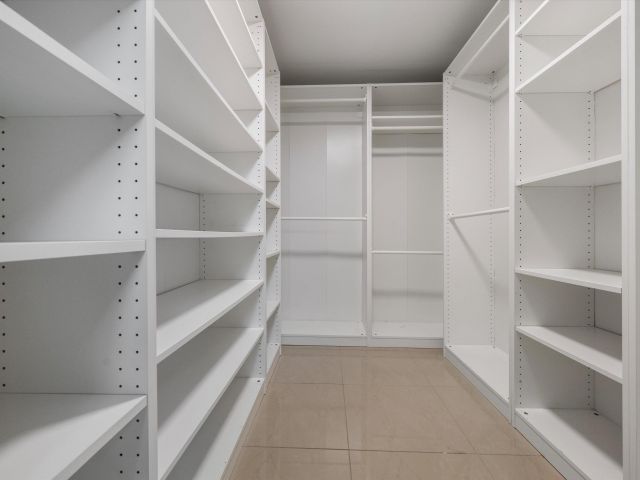 Дом в аренду по адресу 1137 NE 1st Avenue - фото 6687496