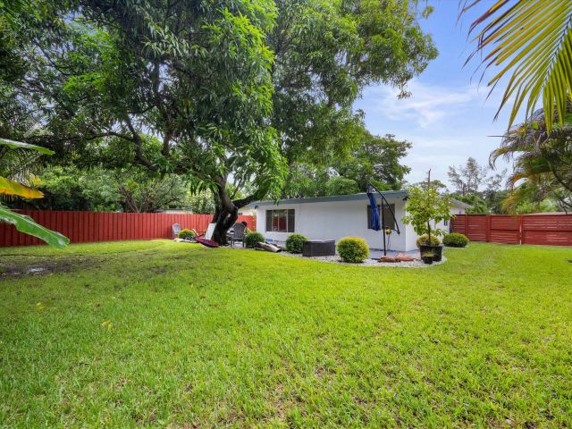 Дом в аренду по адресу 1137 NE 1st Avenue - фото 6687509