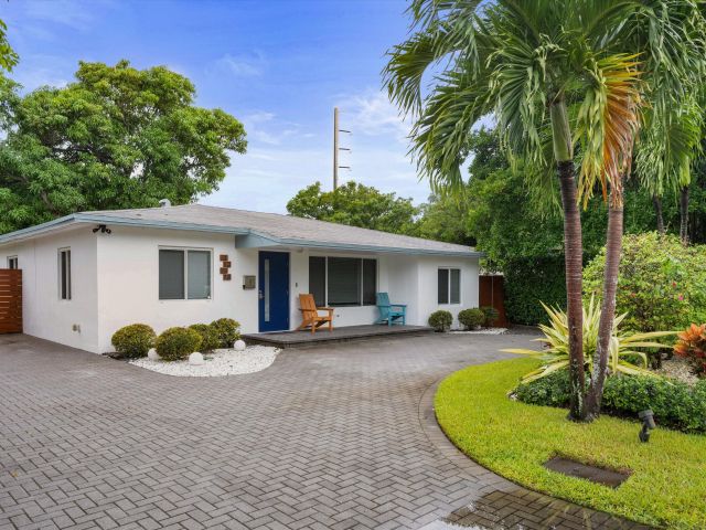 Дом в аренду по адресу 1137 NE 1st Avenue - фото 6687511