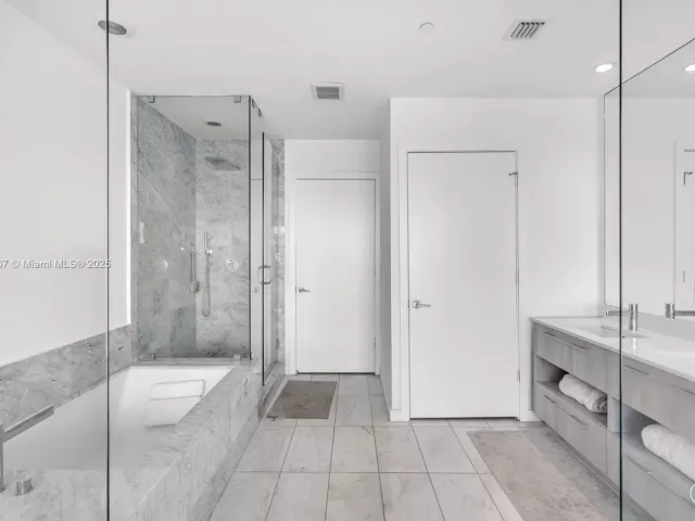 Продажа квартиры #4302 - фото 6659709