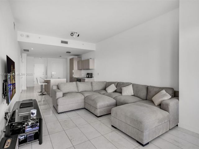 Продажа квартиры #4302 - фото 6659714