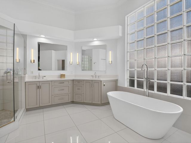 Продажа дома по адресу 6270 NW 43rd Terrace - фото 6689480