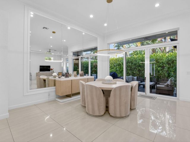 Продажа дома по адресу 6270 NW 43rd Terrace - фото 6689493