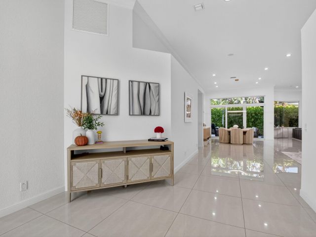 Продажа дома по адресу 6270 NW 43rd Terrace - фото 6689496