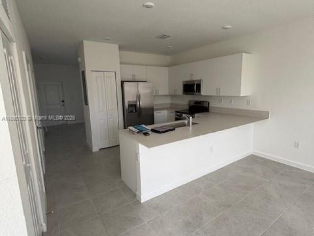 Дом в аренду по адресу 27709 SW 155 CT - фото 7516797