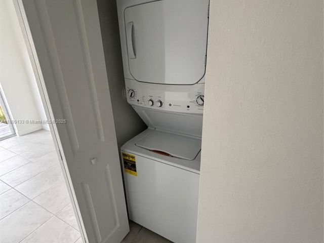 Дом в аренду по адресу 27709 SW 155 CT - фото 7516801