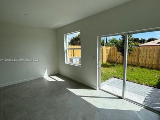 Дом в аренду по адресу 27709 SW 155 CT - фото 7516804