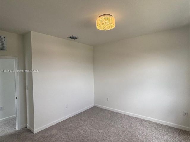 Дом в аренду по адресу 27709 SW 155 CT - фото 7516807