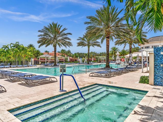 Продажа дома по адресу 8126 Valhalla Drive - фото 6660017