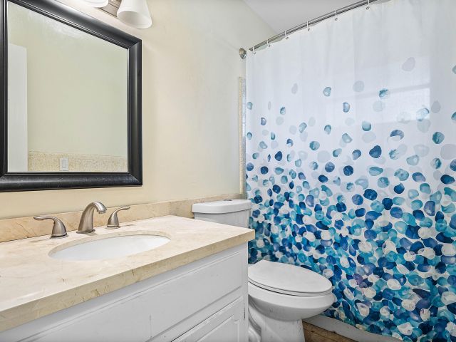 Продажа дома по адресу 301 NW 42nd Street - фото 6705055