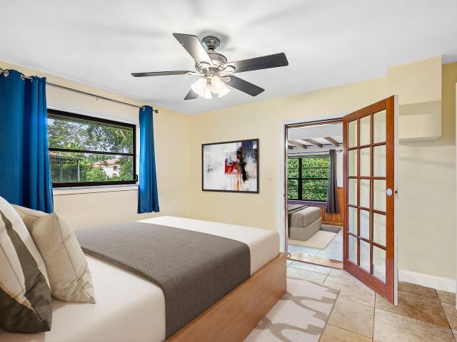 Продажа дома по адресу 301 NW 42nd Street - фото 6705058