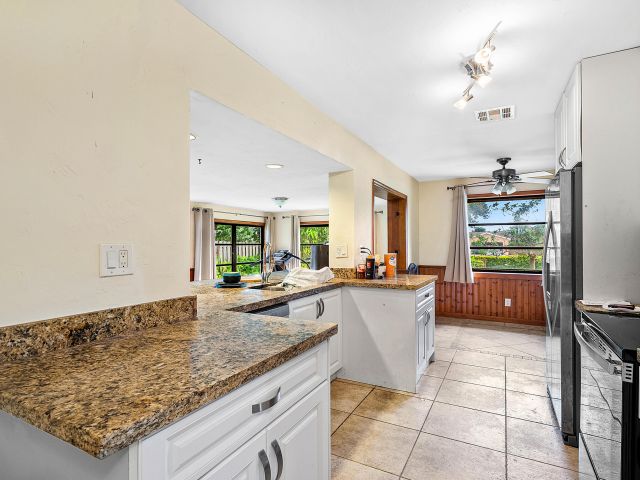 Продажа дома по адресу 301 NW 42nd Street - фото 6705066