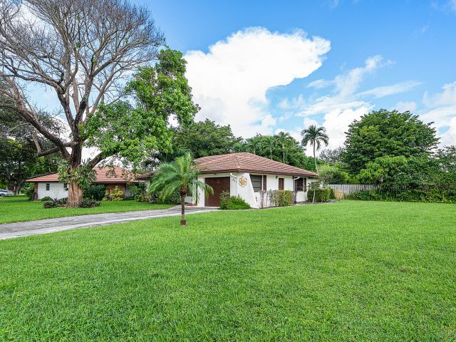 Продажа дома по адресу 301 NW 42nd Street - фото 6705071