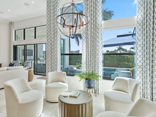 Продажа дома по адресу 2530 NW 71st Street - фото 6689114