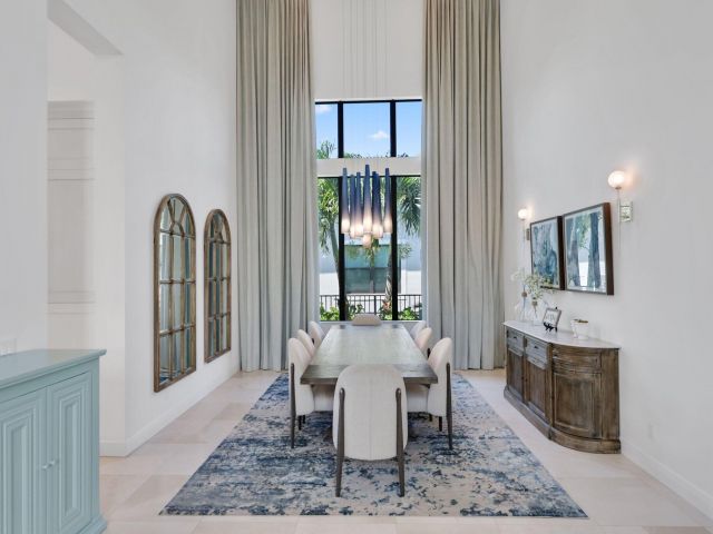 Продажа дома по адресу 2530 NW 71st Street - фото 6689125