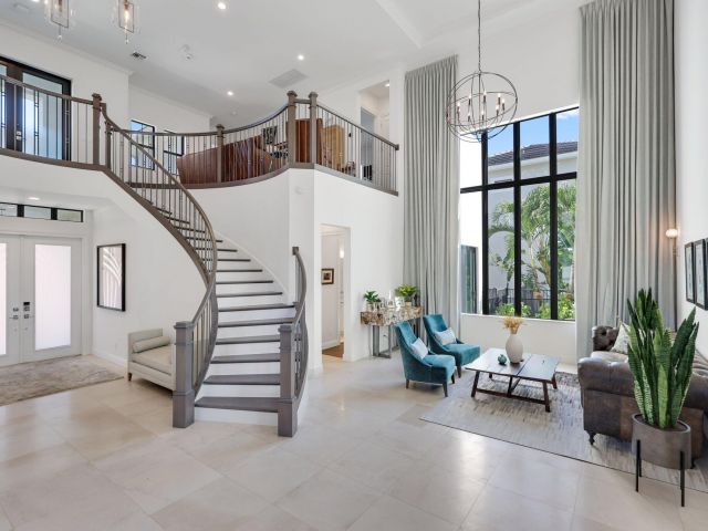 Продажа дома по адресу 2530 NW 71st Street - фото 6689128