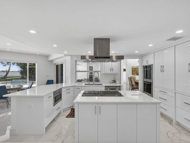 Продажа дома по адресу 4 Woodbrook Circle - фото 6682611