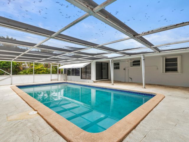 Дом в аренду по адресу 250 Arlington Road - фото 6663269