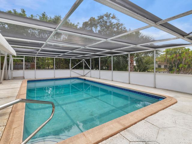 Дом в аренду по адресу 250 Arlington Road - фото 6663271