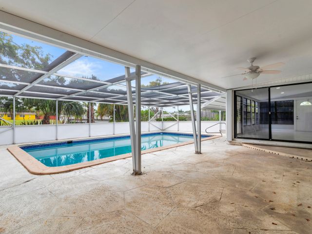 Дом в аренду по адресу 250 Arlington Road - фото 6663272