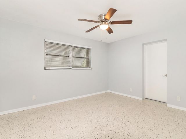 Дом в аренду по адресу 250 Arlington Road - фото 6663277