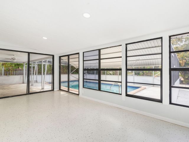 Дом в аренду по адресу 250 Arlington Road - фото 6663278